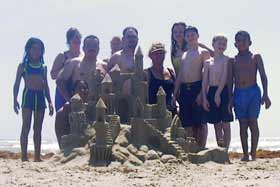 http://www.sandyfeet.com/castles/lssnpics/photoop/franklinfamscmed.jpg