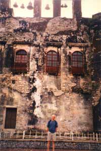 Xilitla church, plaza